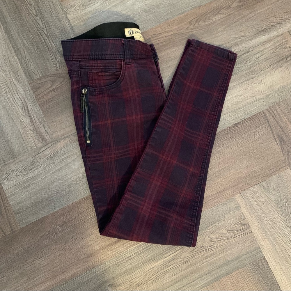 Democracy Sz 4 Plaid Pants Tapered Leg Maroon Navy Functional Zipper Pockets